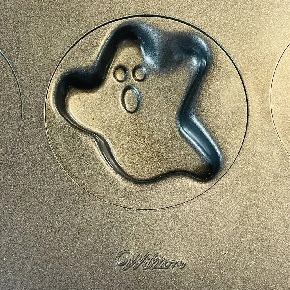 Wilton Non Stick Treat Cookie Baking Mold Pan Halloween Fall Ghost Cat Spider - Picture 9 of 9